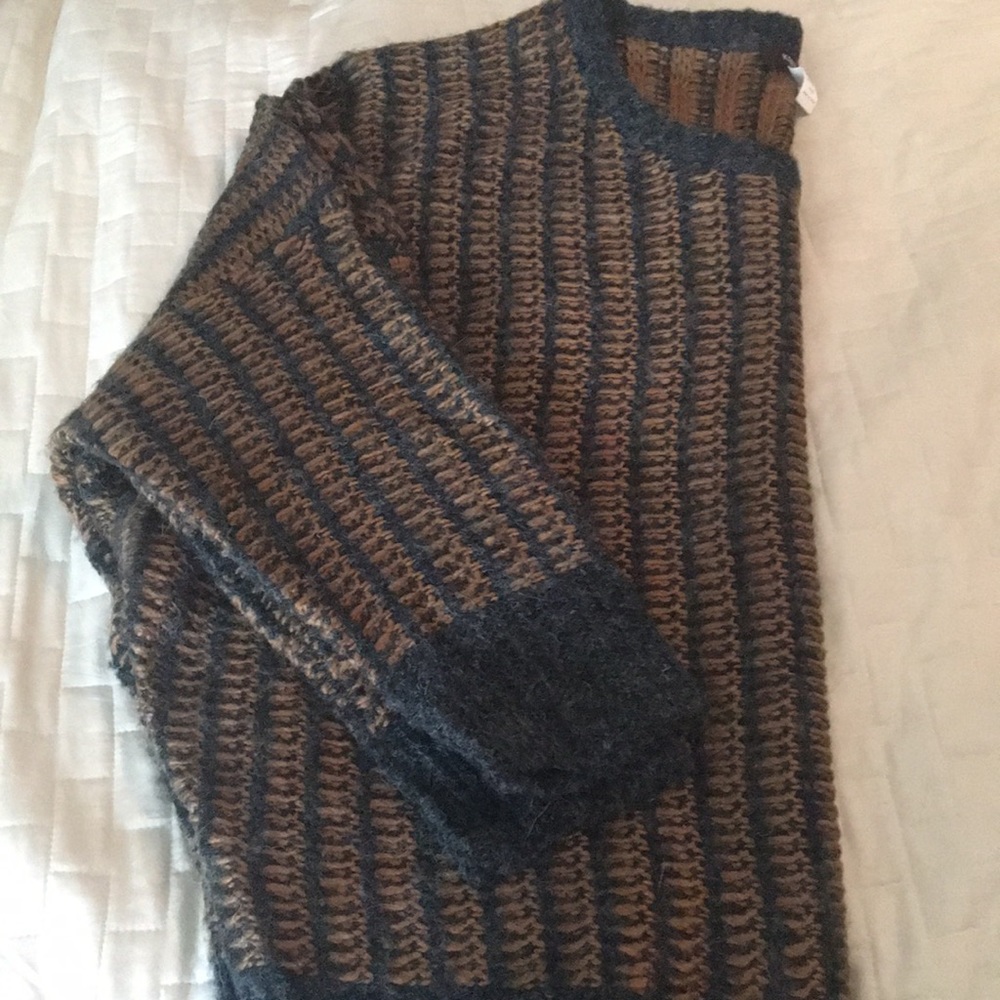 Nice pullover sweater - Picture 3 of 4